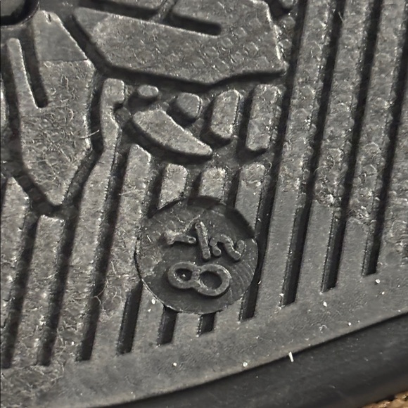 Tahari Tan Flats with Black Bow Accent NWOB Size 8.5 - Picture 7 of 7